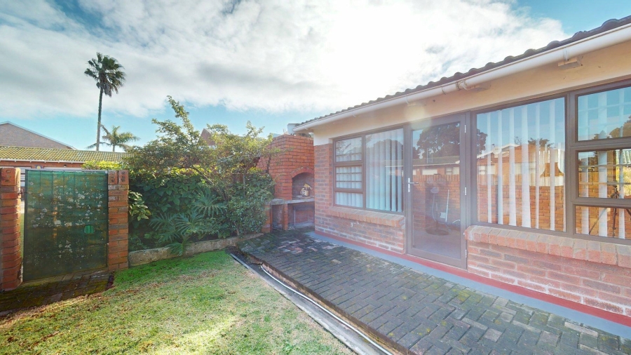 2 Bedroom Property for Sale in Sherwood Eastern Cape